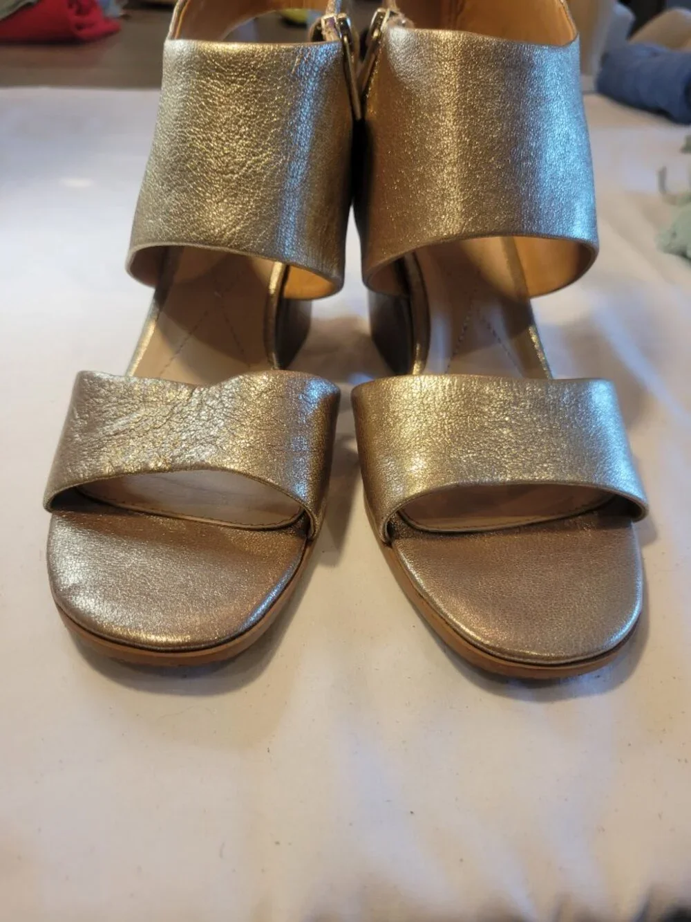 Isola Ravenna Metallic Gold Leather Block Heel Sandals Size 9.5